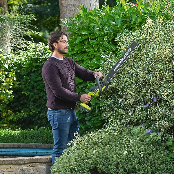 Ryobi ONE+ RY18HT50A-120 18V Cordless 500mm Hedge trimmer - Image 3